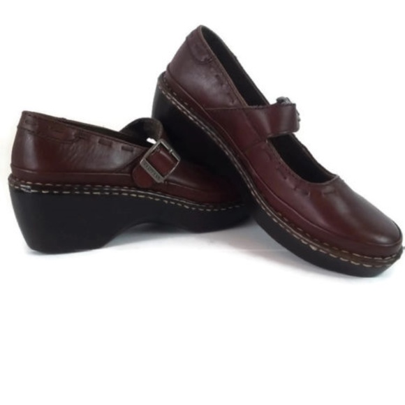 eastland mary jane shoes